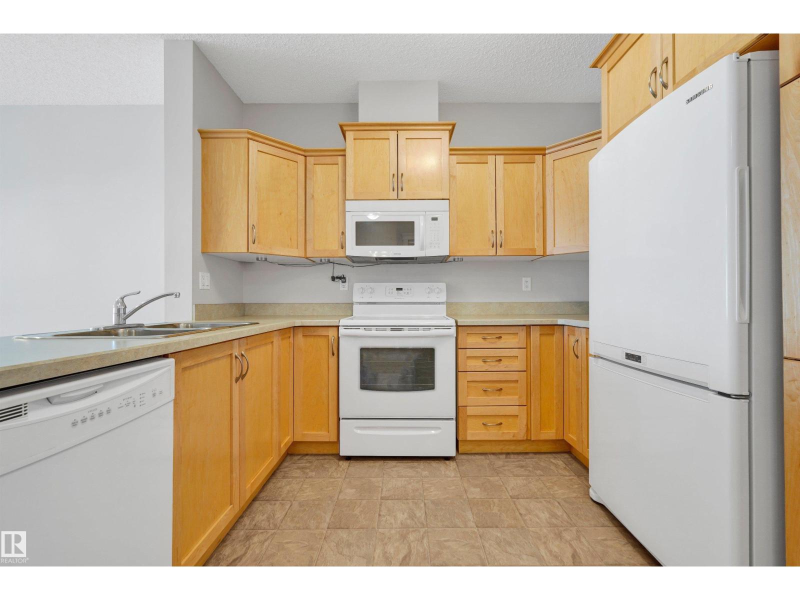#215 9820 165 ST NW, Glenwood (Edmonton), Edmonton photo 4