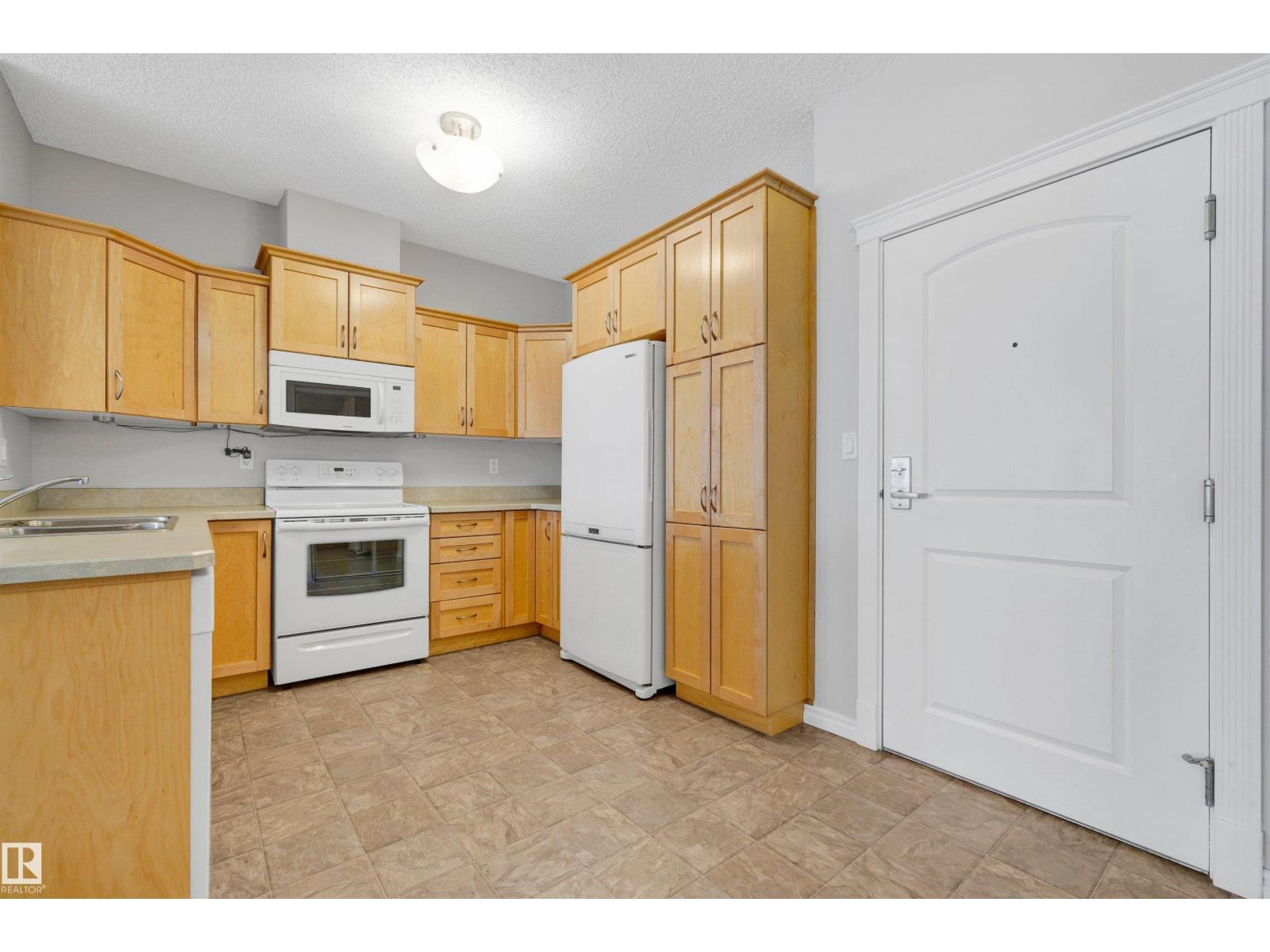 #215 9820 165 ST NW, Glenwood (Edmonton), Edmonton photo 5