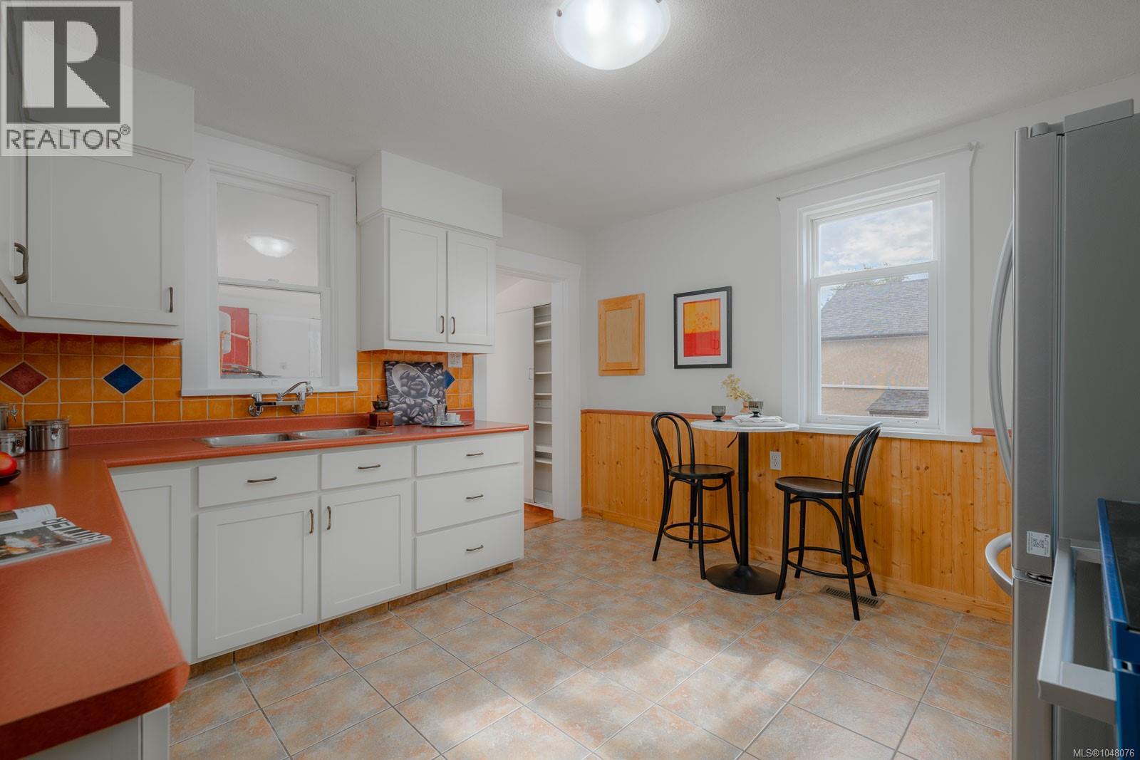 350 Vincent Ave - 23