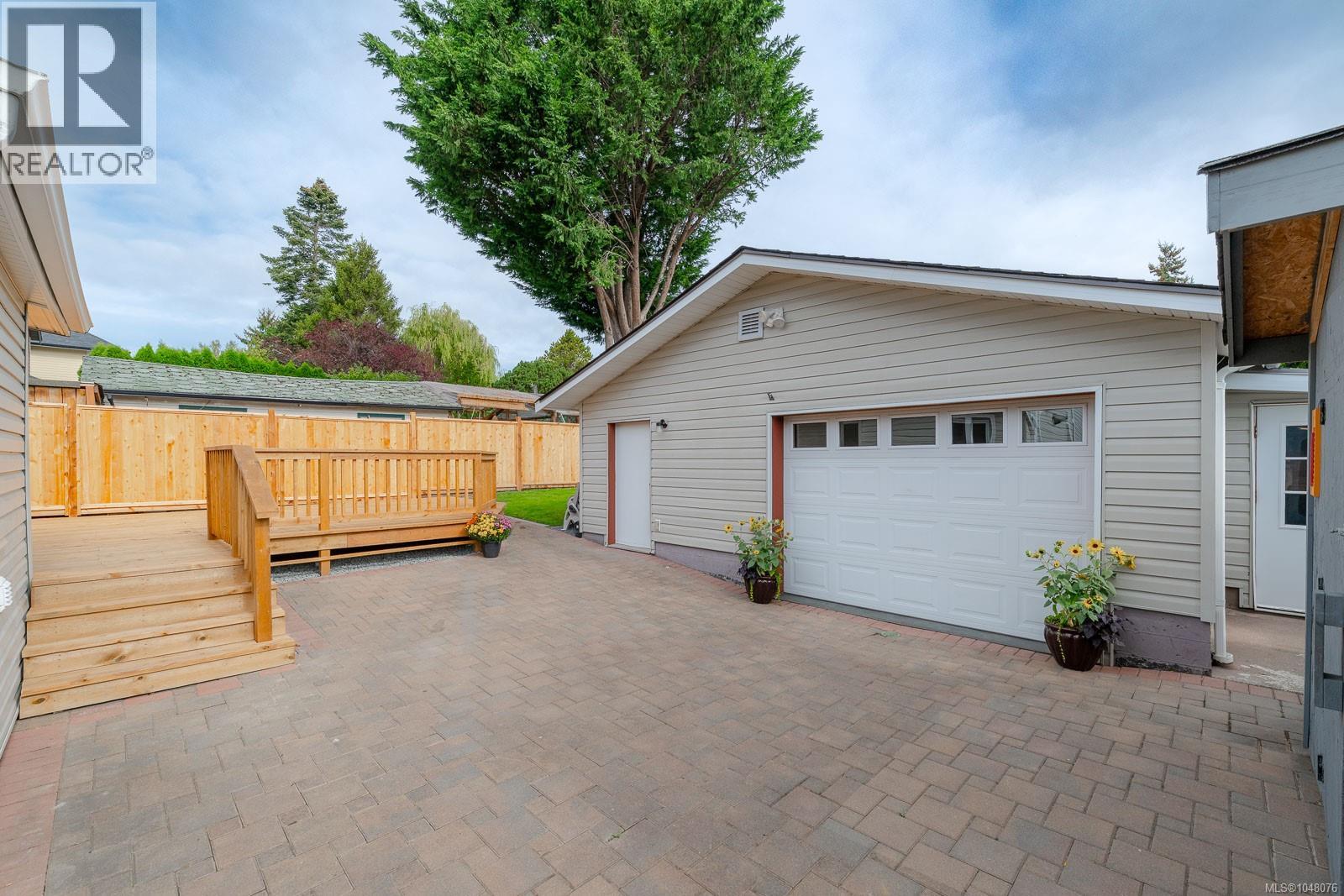 350 Vincent Ave - Image 8
