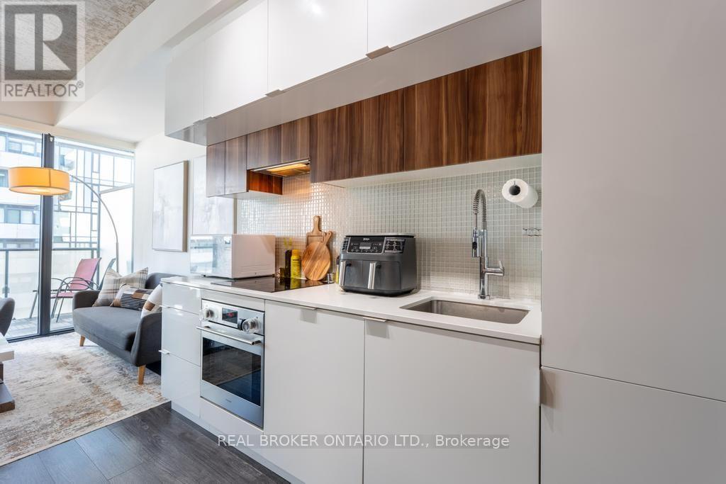 #1601 185 ROEHAMPTON AVENUE S - Image 6