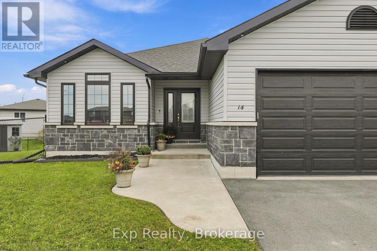 14 LEHTINEN CRESCENT - 1