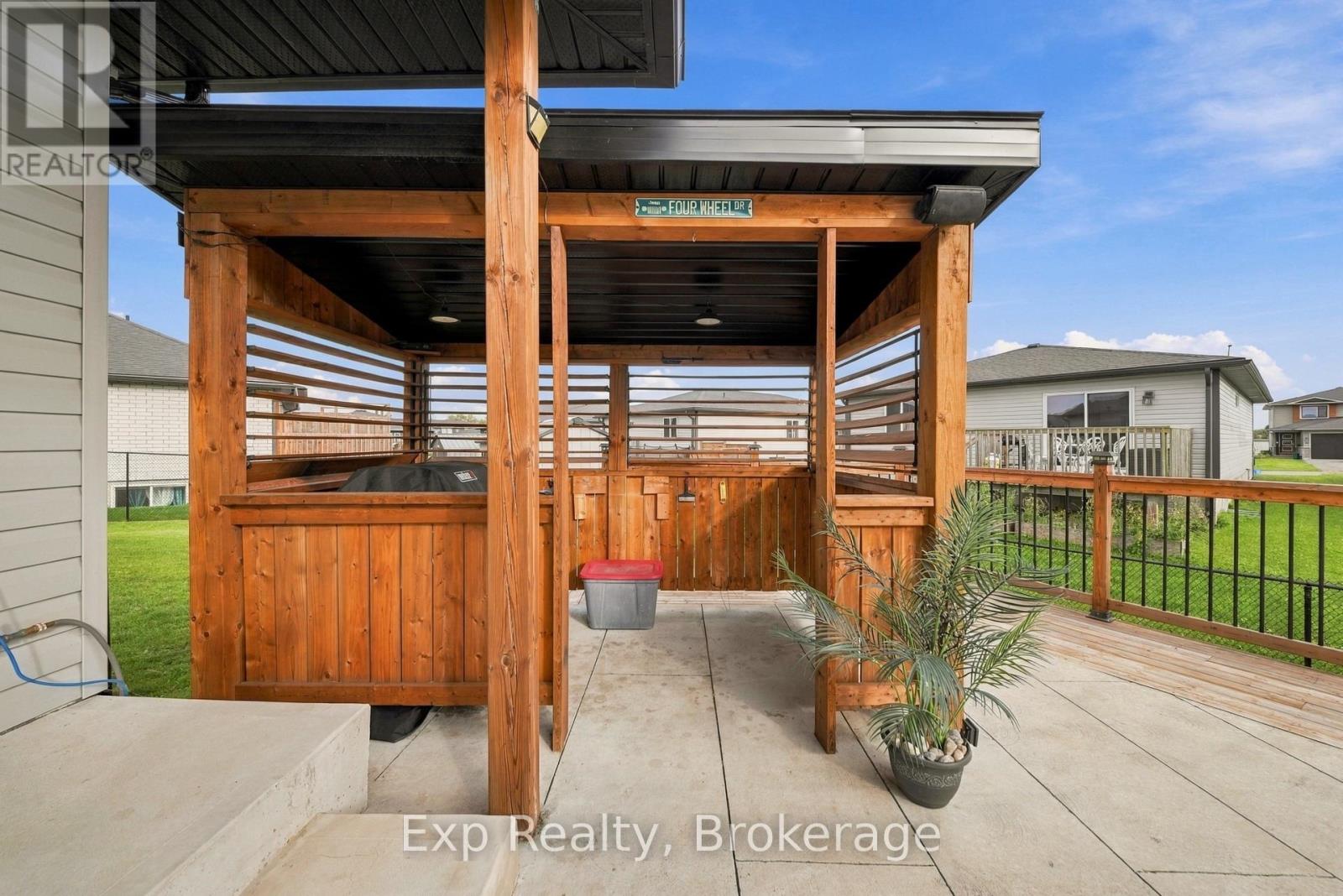 14 LEHTINEN CRESCENT - Image 30