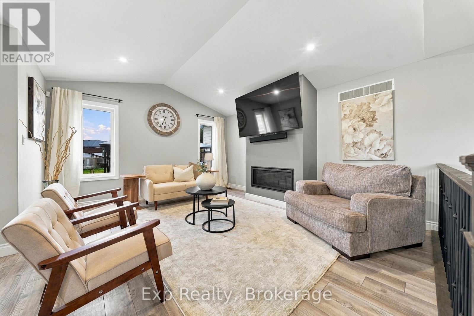 14 LEHTINEN CRESCENT - Image 9