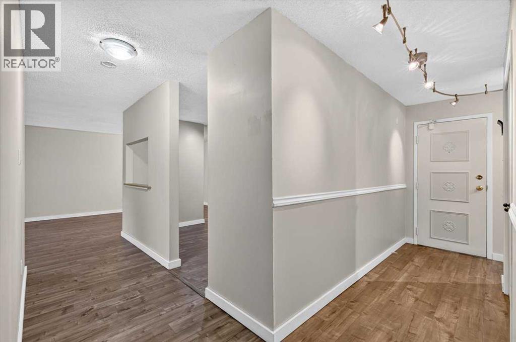 #214 723 57 Avenue SW - 3