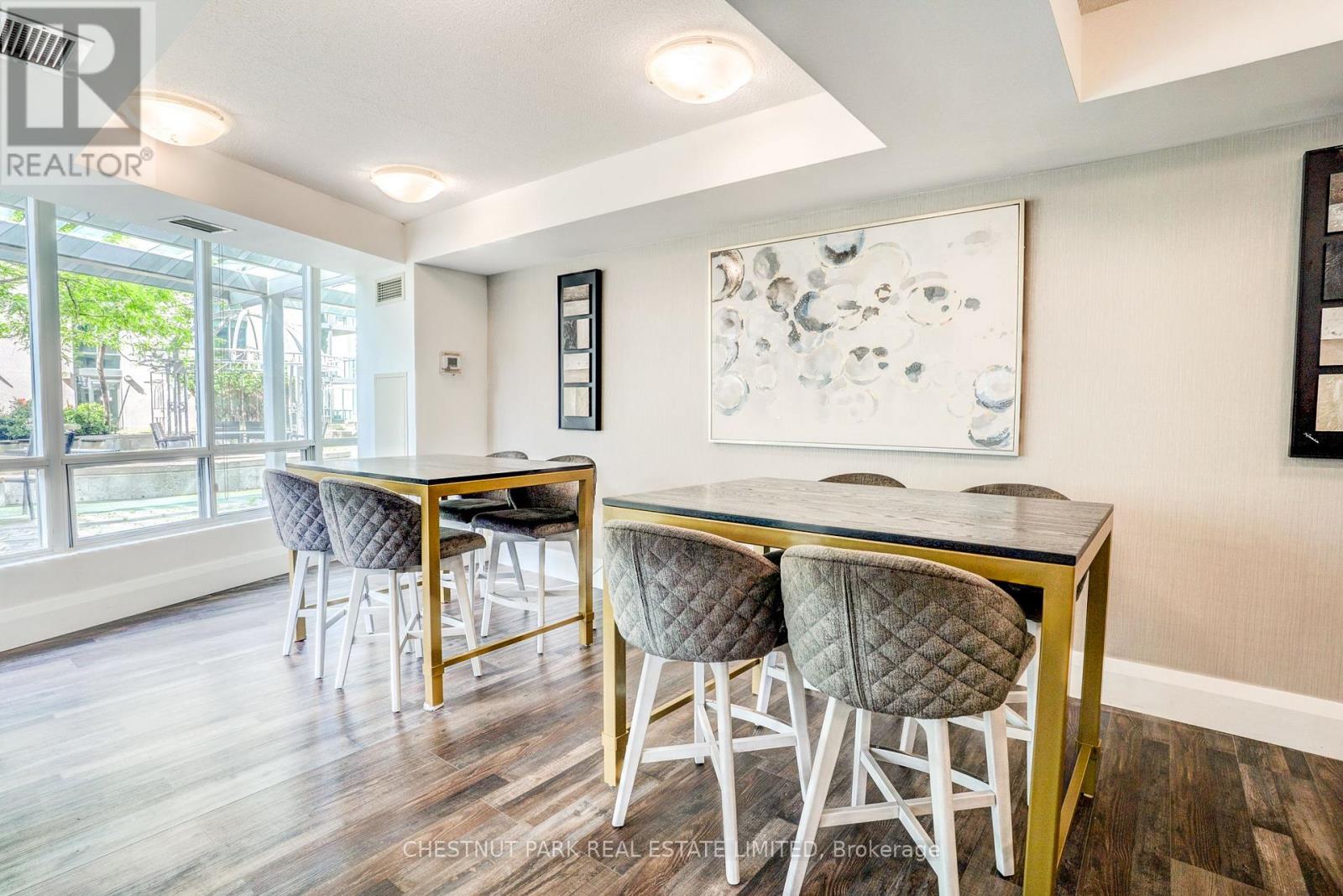 #1008 30 GRAND TRUNK CRESCENT - Image 29