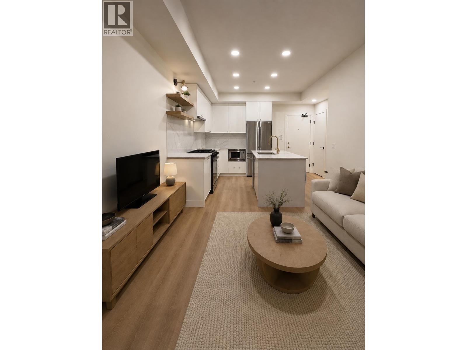 208 215 MCBAY LANE, Coquitlam — photo 3