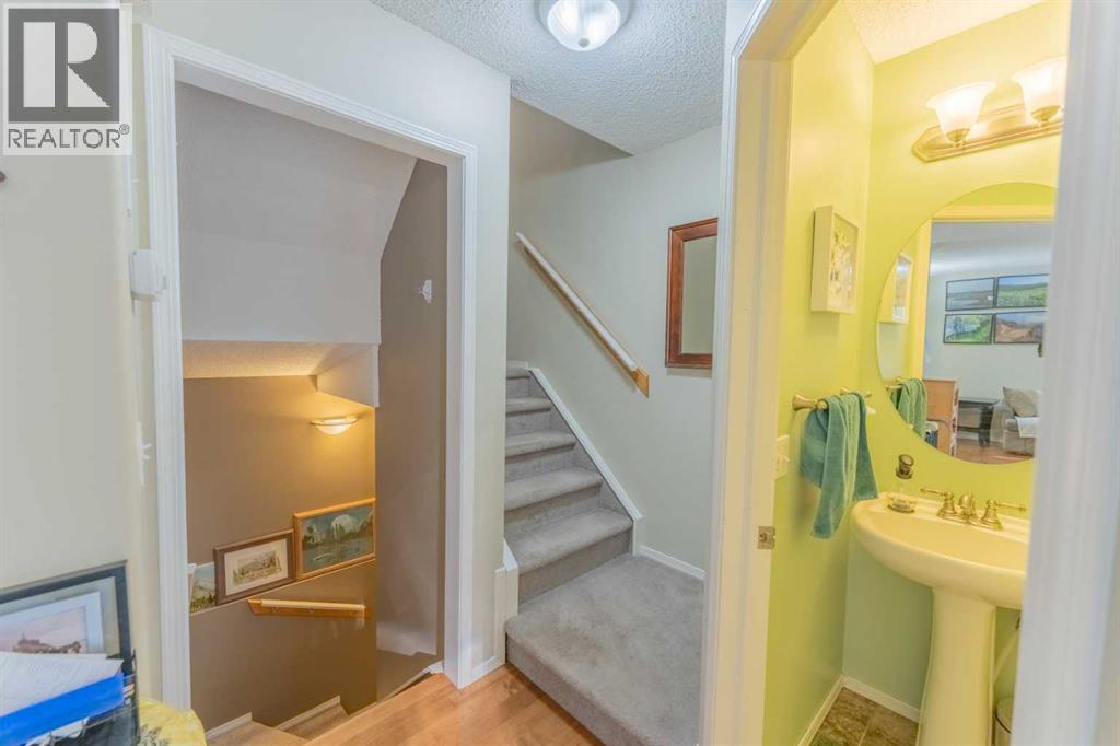 2, 827 Wilson Way, Canmore — photo 8