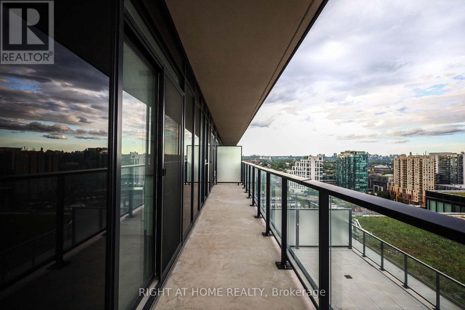 #1602 285 DUFFERIN STREET - 21