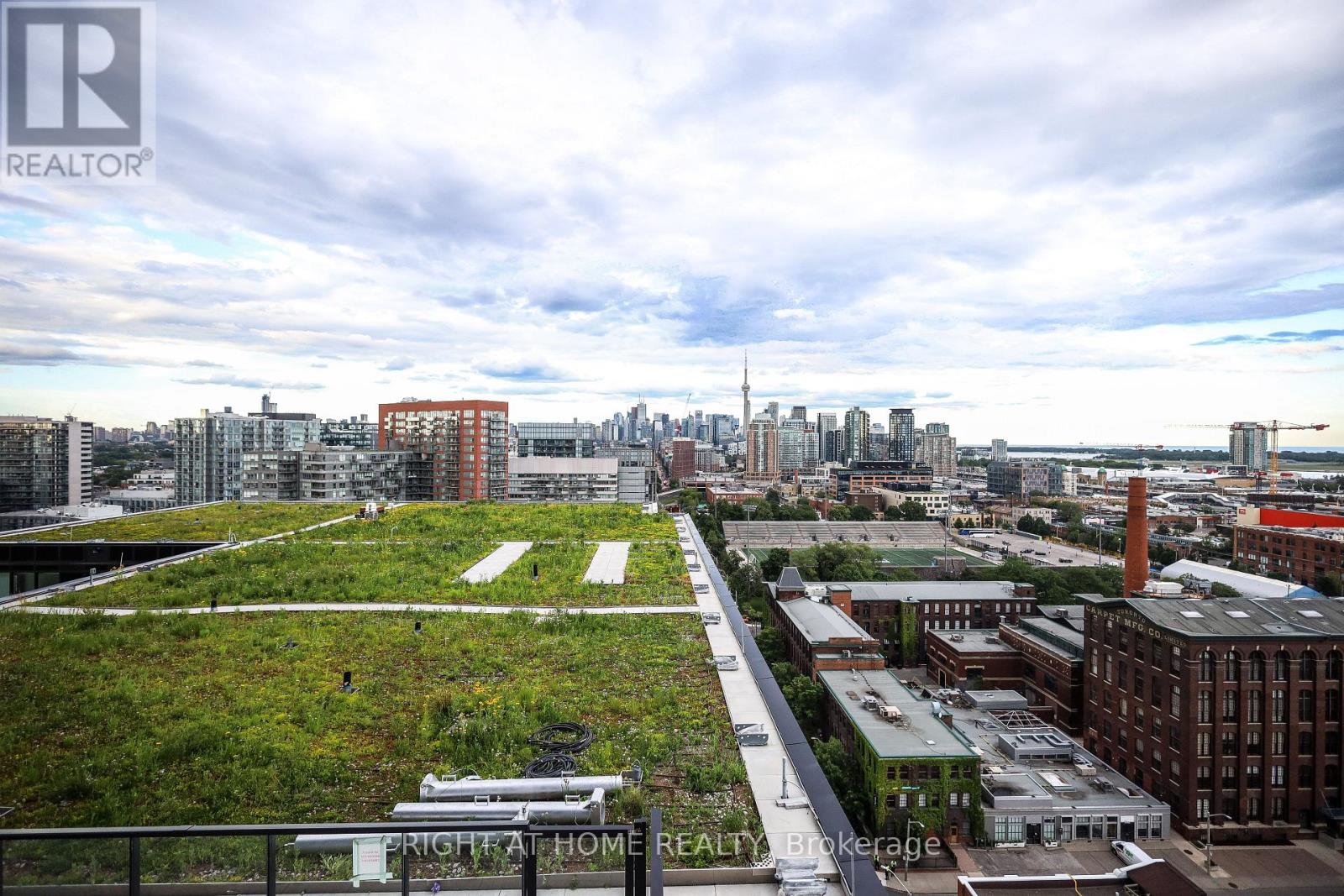 #1602 285 DUFFERIN STREET - 24