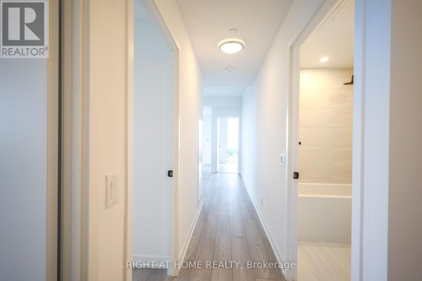 #1602 285 DUFFERIN STREET - 6