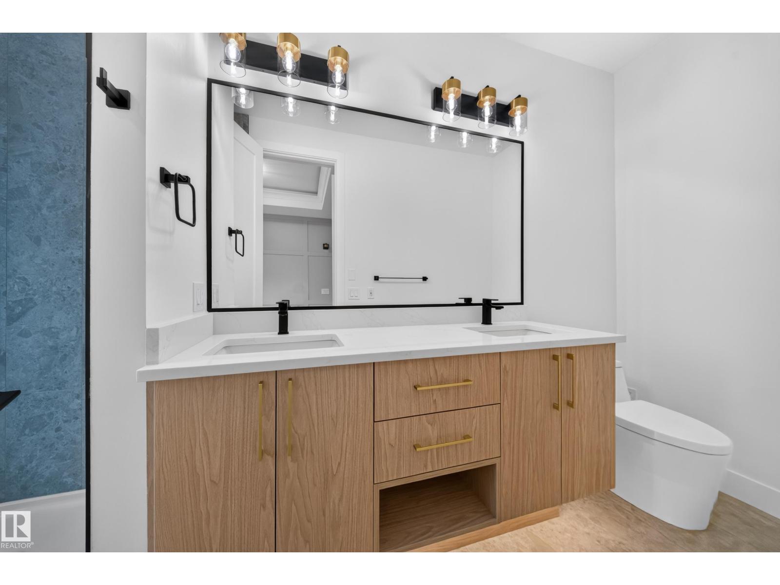 14610 85 AV NW - 24