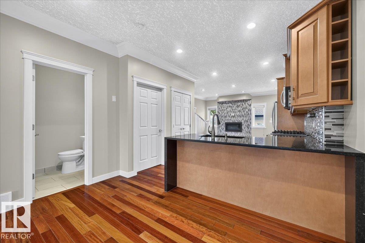 7947 79 AV NW - Image 17