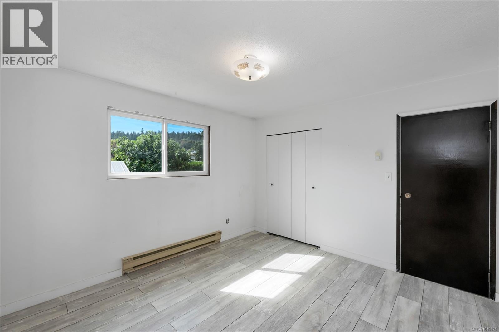 1582 Robert St - 13