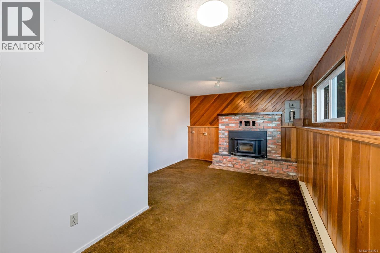 1582 Robert St - 16
