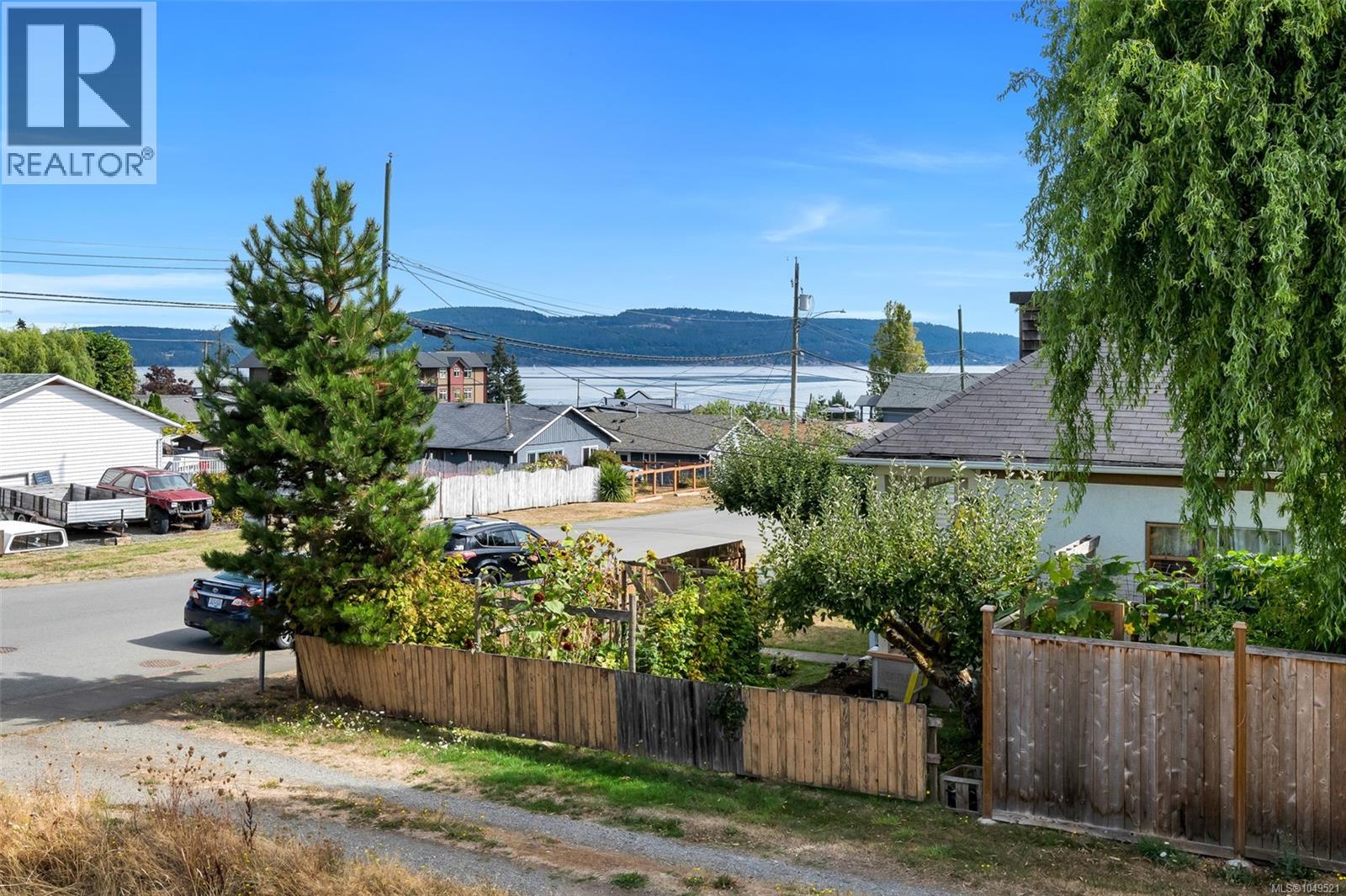 1582 Robert St - 18