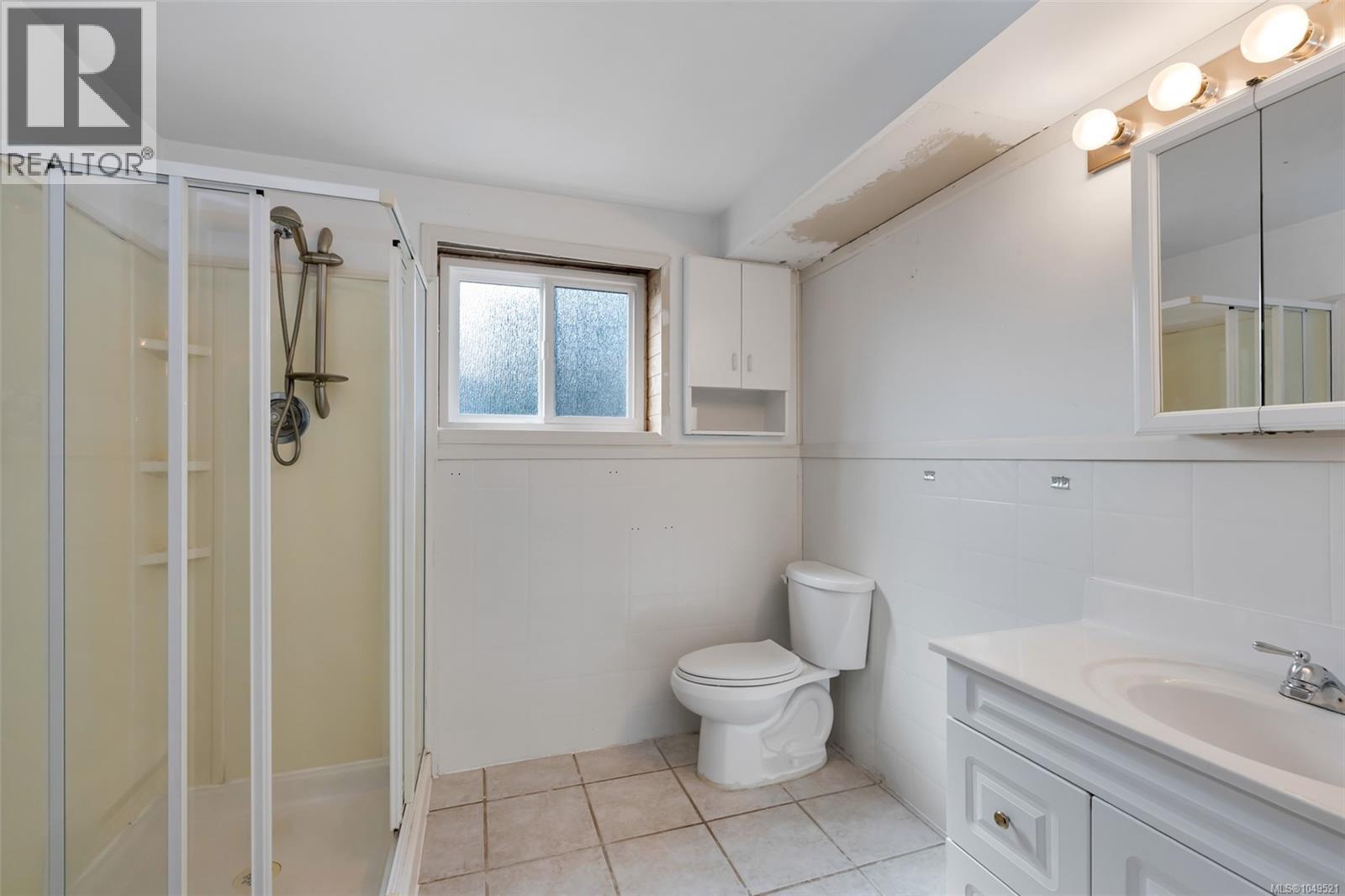 1582 Robert St - 20