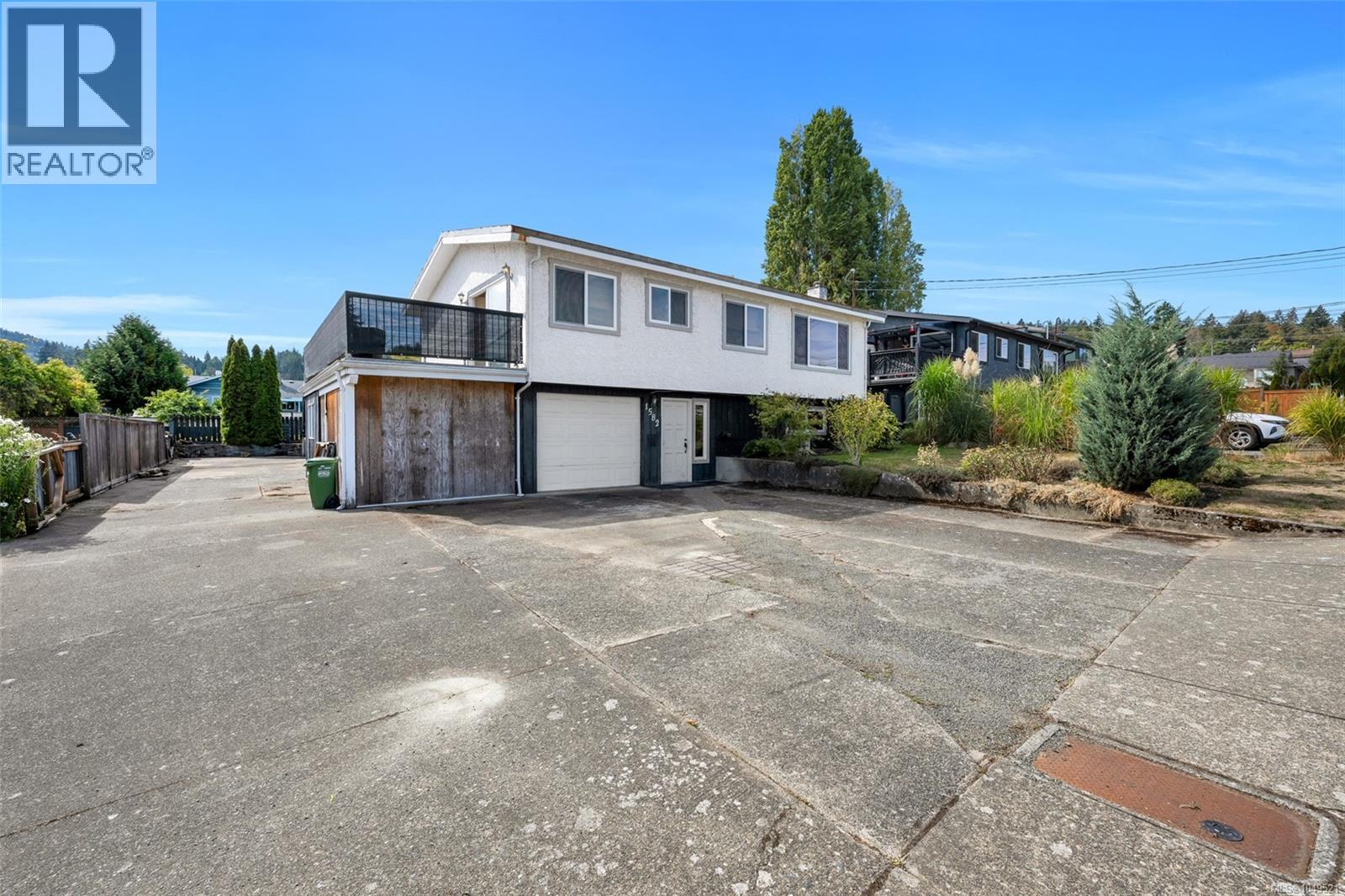 1582 Robert St - 3