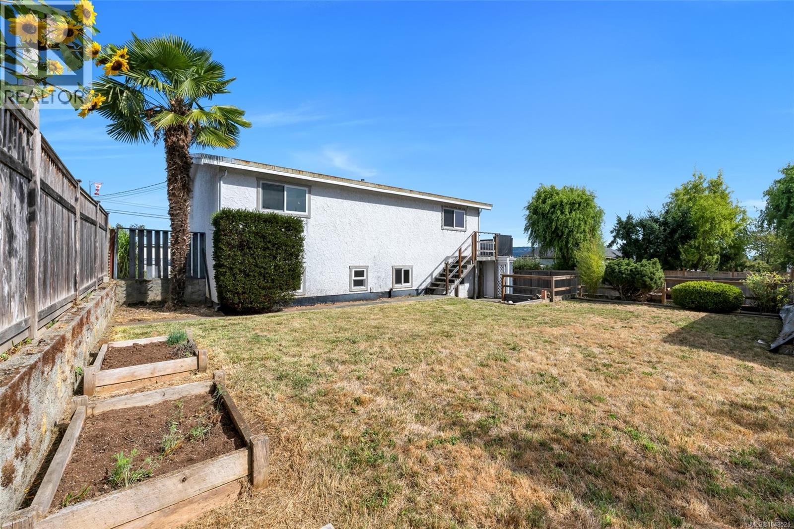 1582 Robert St - 4