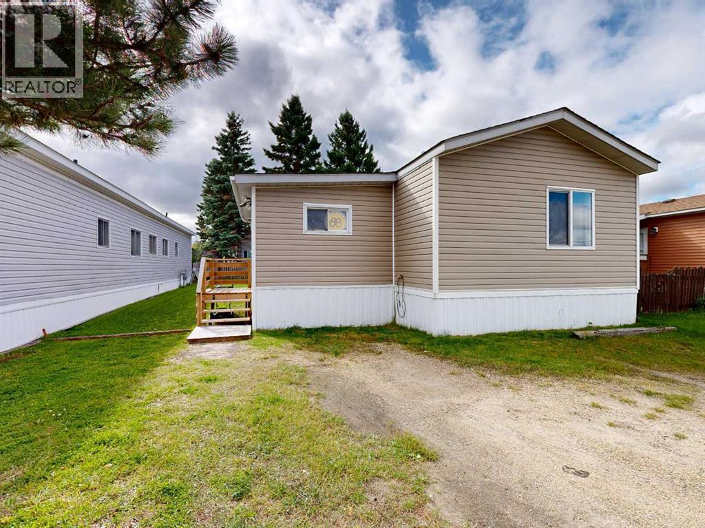 88 Hillpark Trailer Court, Whitecourt — photo 1