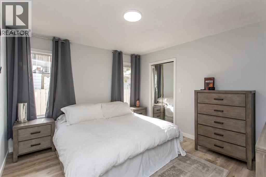 #5113A 54 Avenue - 12