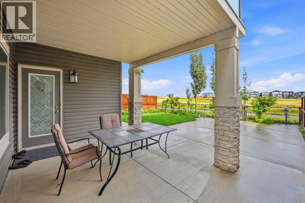 288 Corner Meadows Manor NE - 44