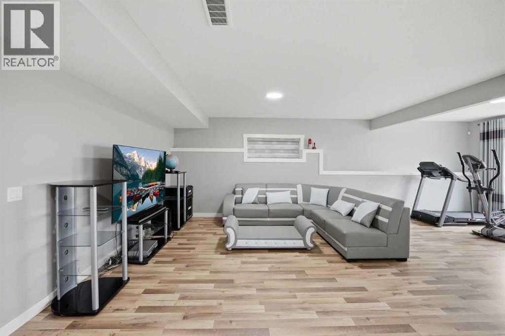 288 Corner Meadows Manor NE - 38