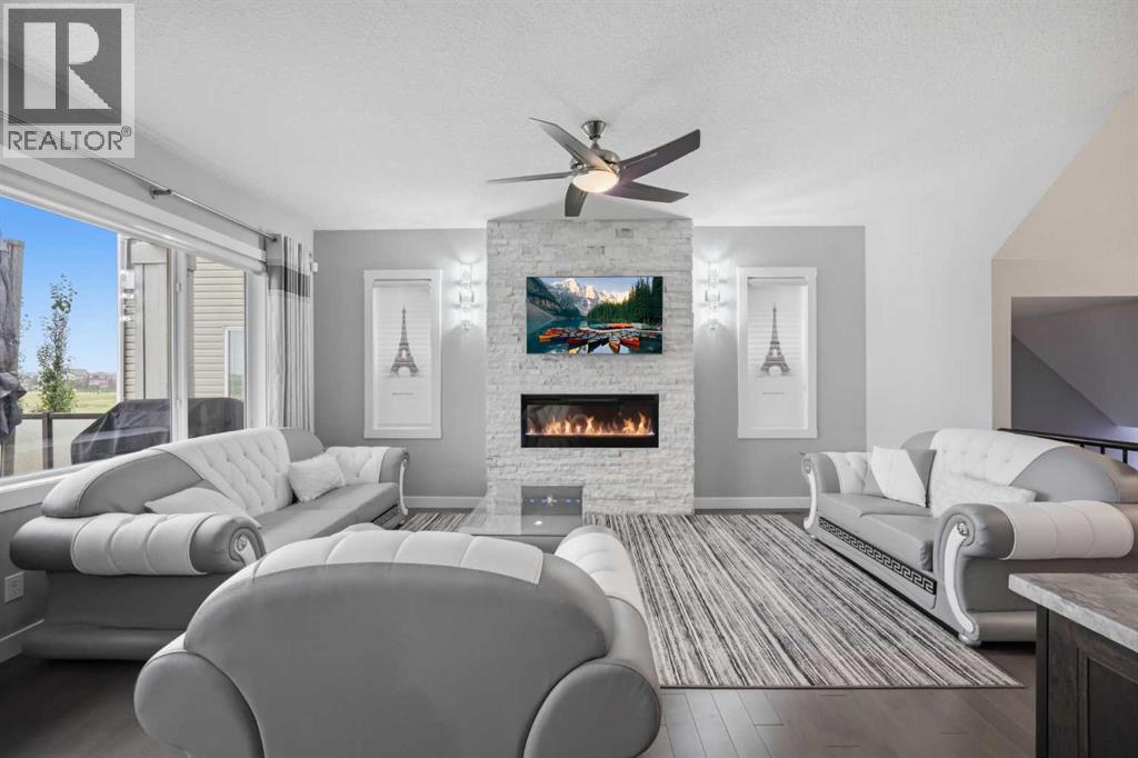 288 Corner Meadows Manor NE - 4