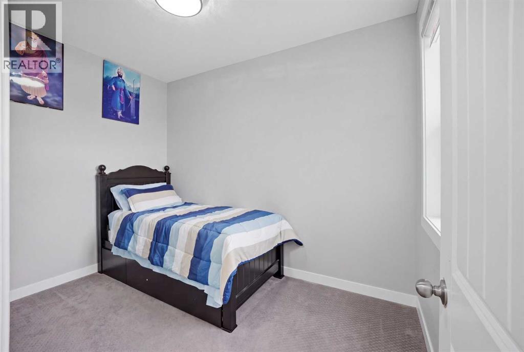 288 Corner Meadows Manor NE - 24