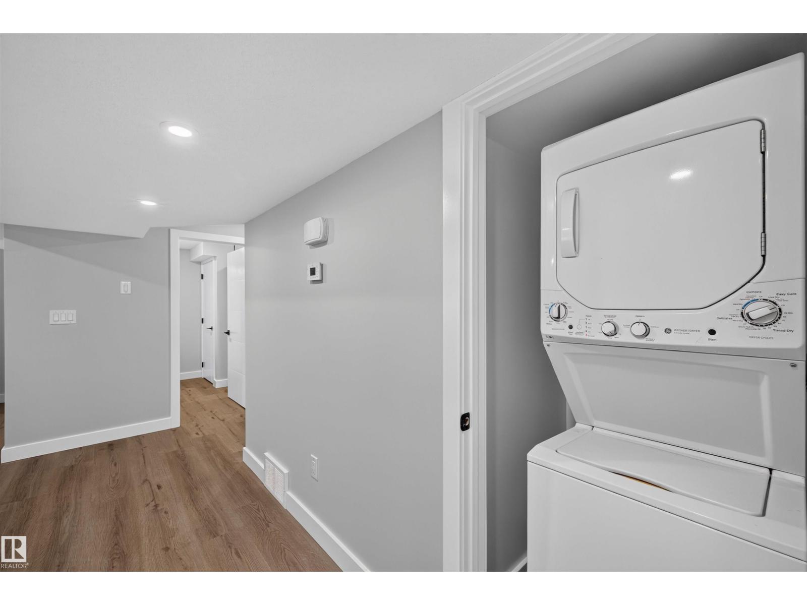 9516 52 ST NW - 17