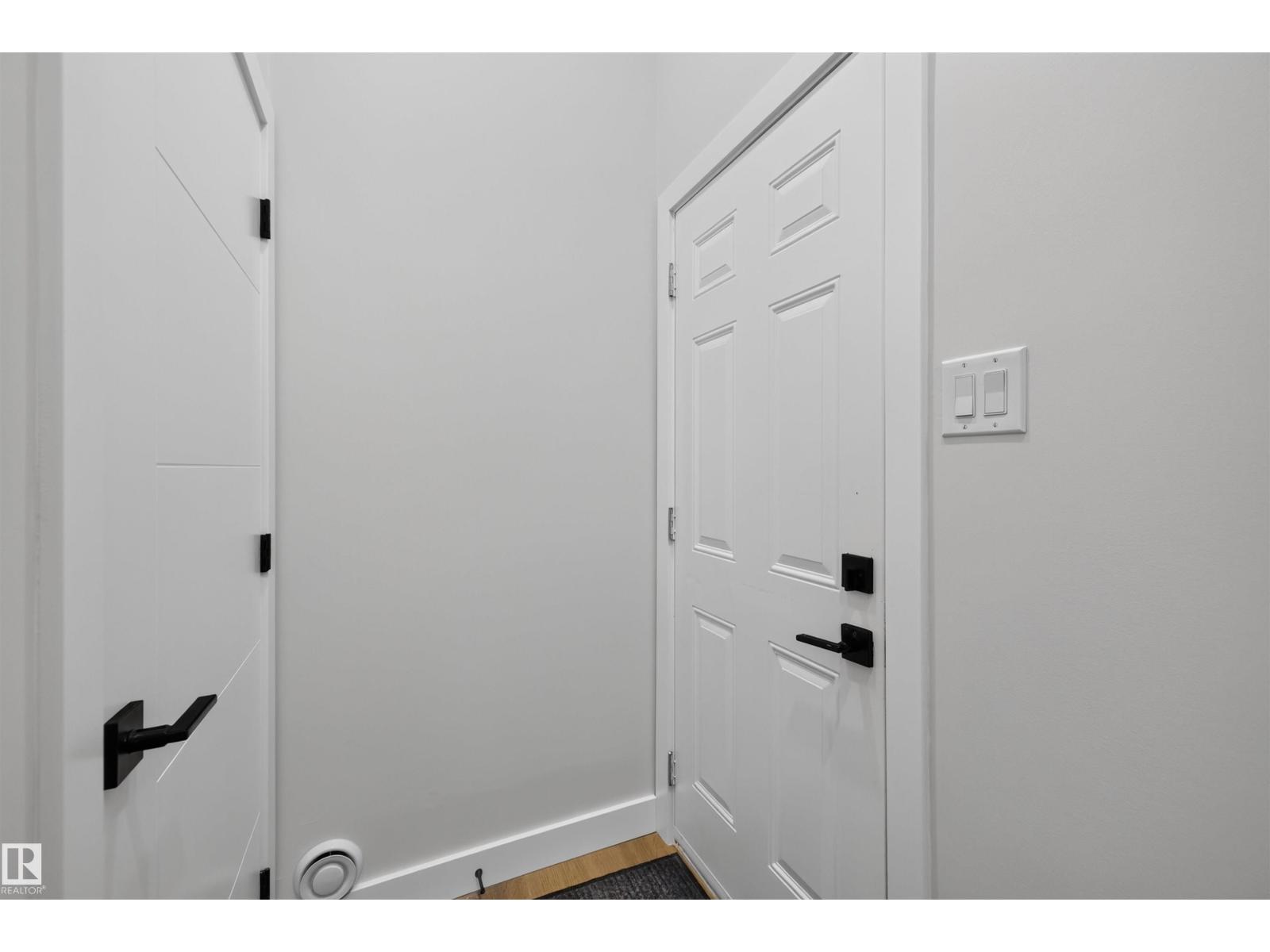 9516 52 ST NW - 18
