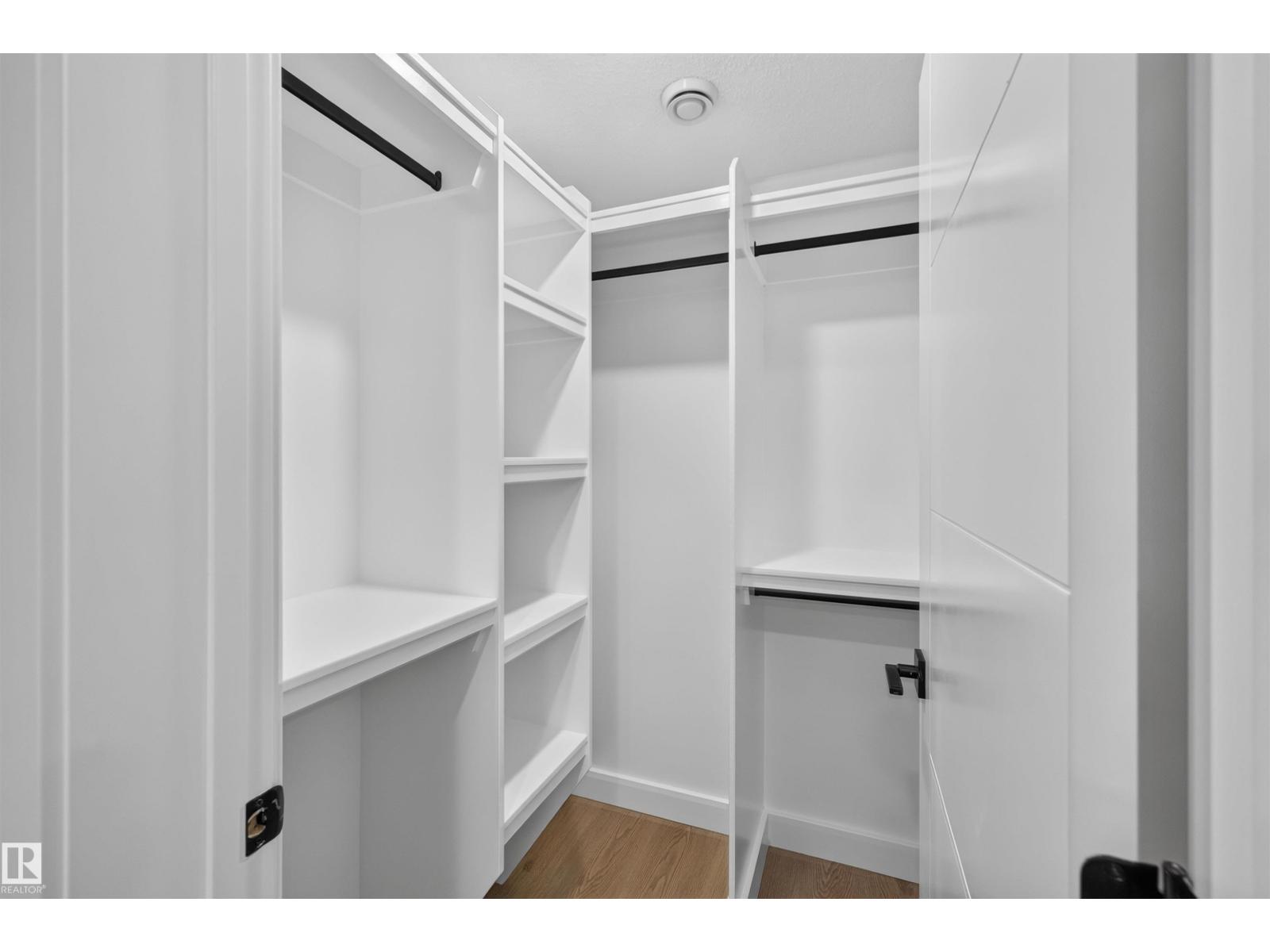 9516 52 ST NW - 24