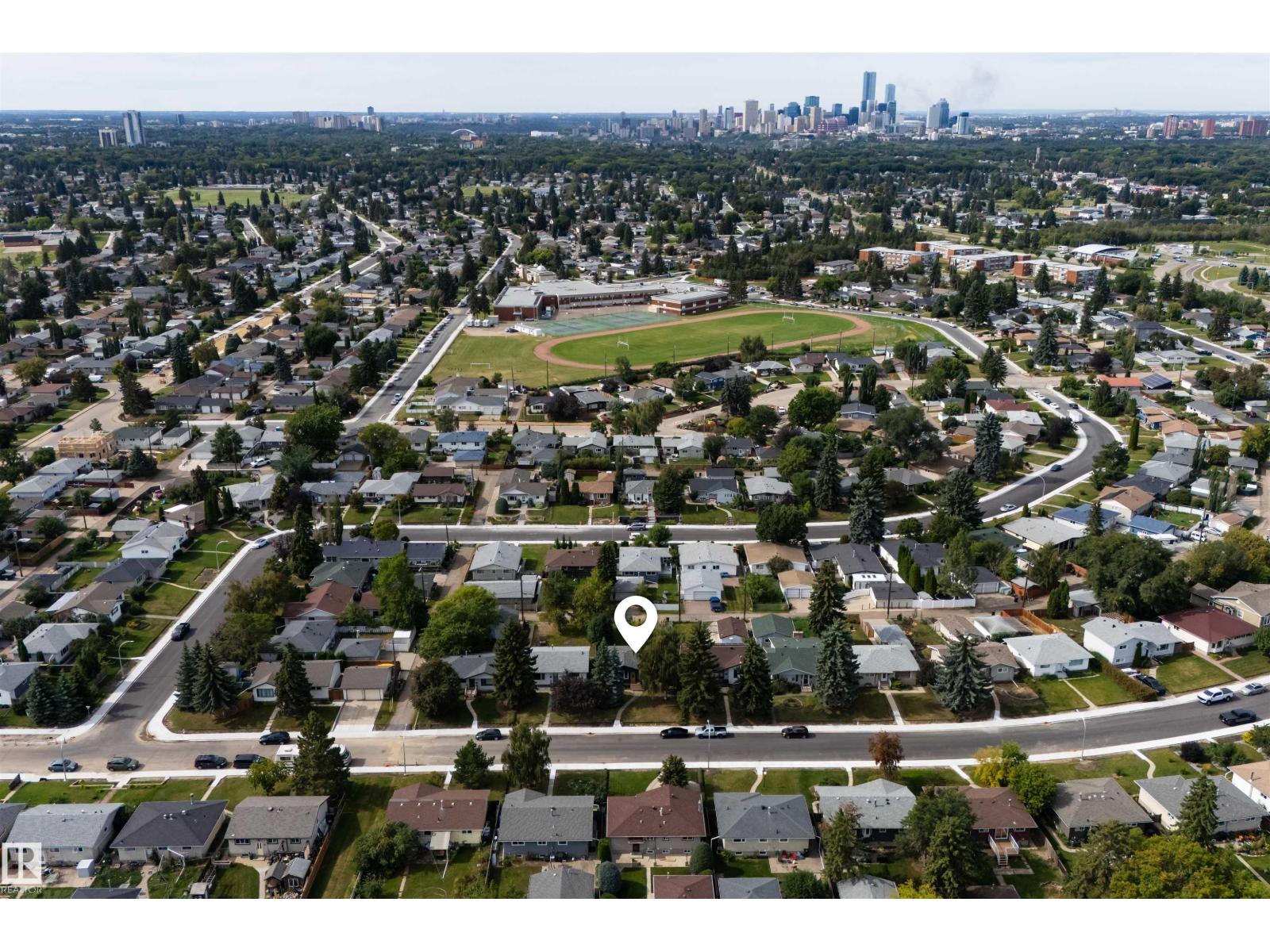 9516 52 ST NW - 29