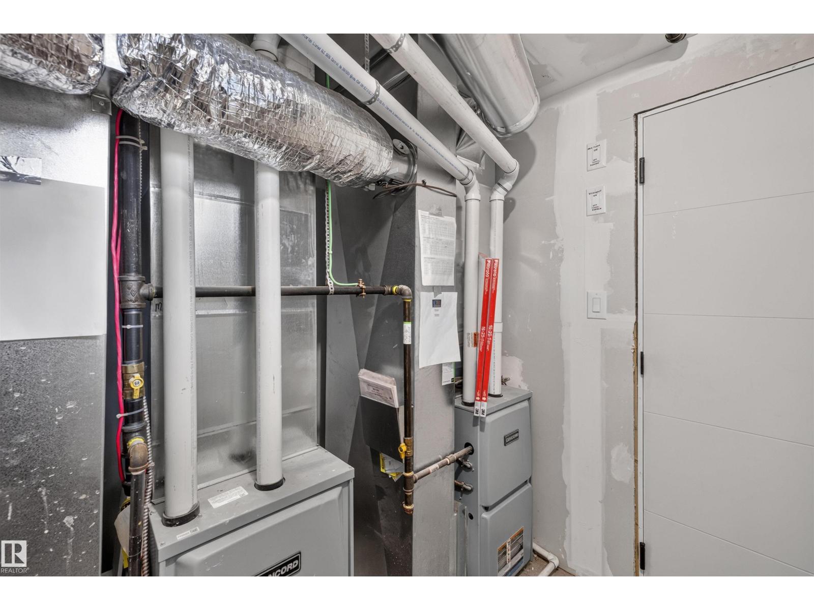 9516 52 ST NW - 34