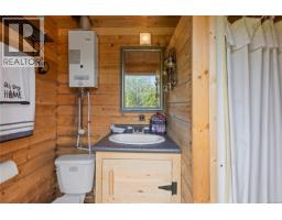 1082 Sixth Ave, Ucluelet, BC V0R3A0 Photo 21