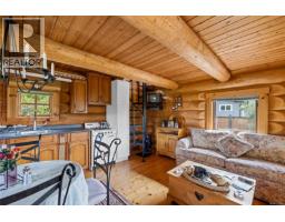 1082 Sixth Ave, Ucluelet, BC V0R3A0 Photo 10