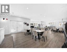 226, 20 Royal Oak Plaza NW - photo 45