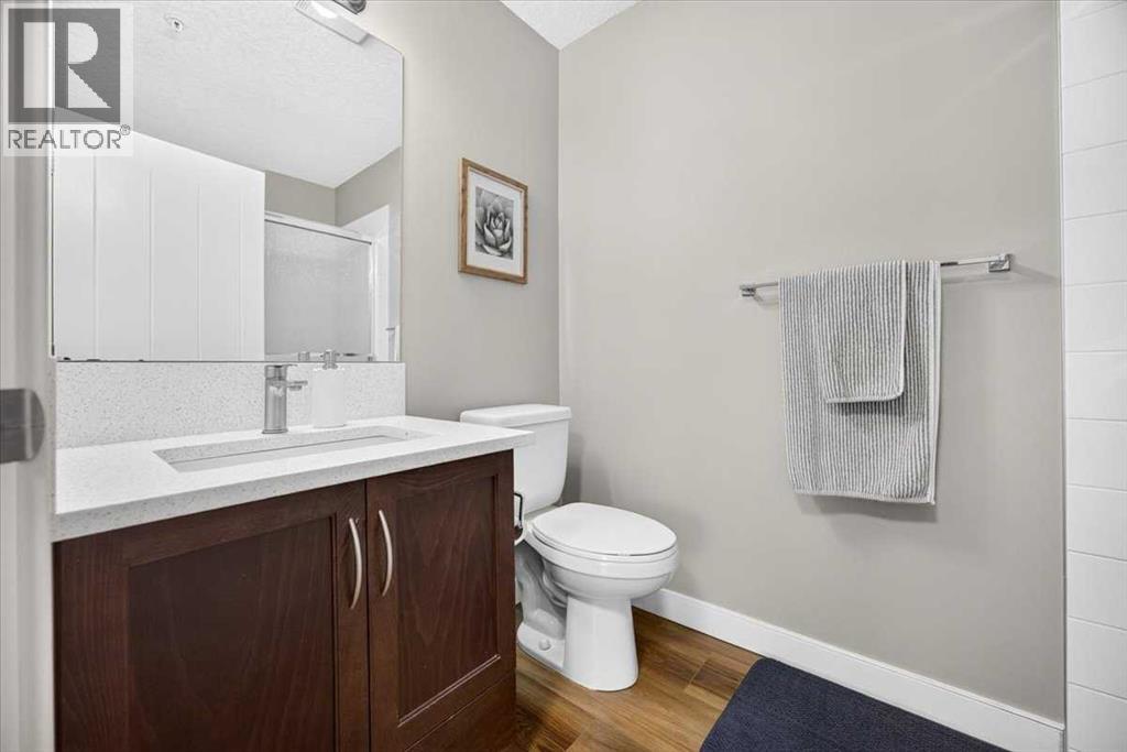 #226 20 Royal Oak Plaza NW - 24