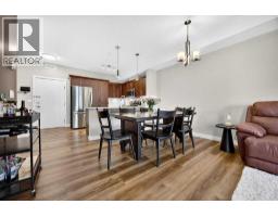 226, 20 Royal Oak Plaza NW - photo 15