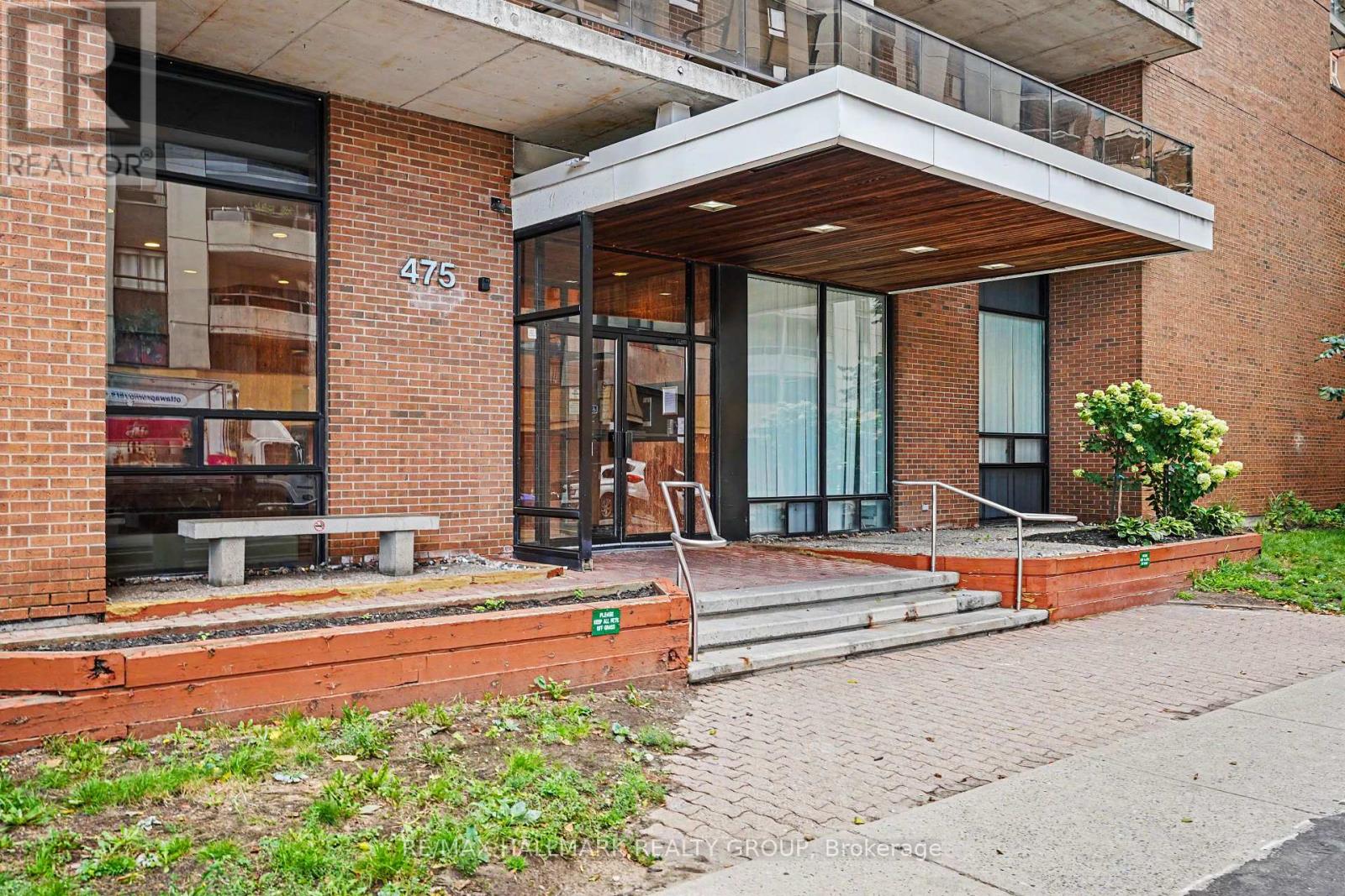 #403 475 LAURIER AVENUE W - 3