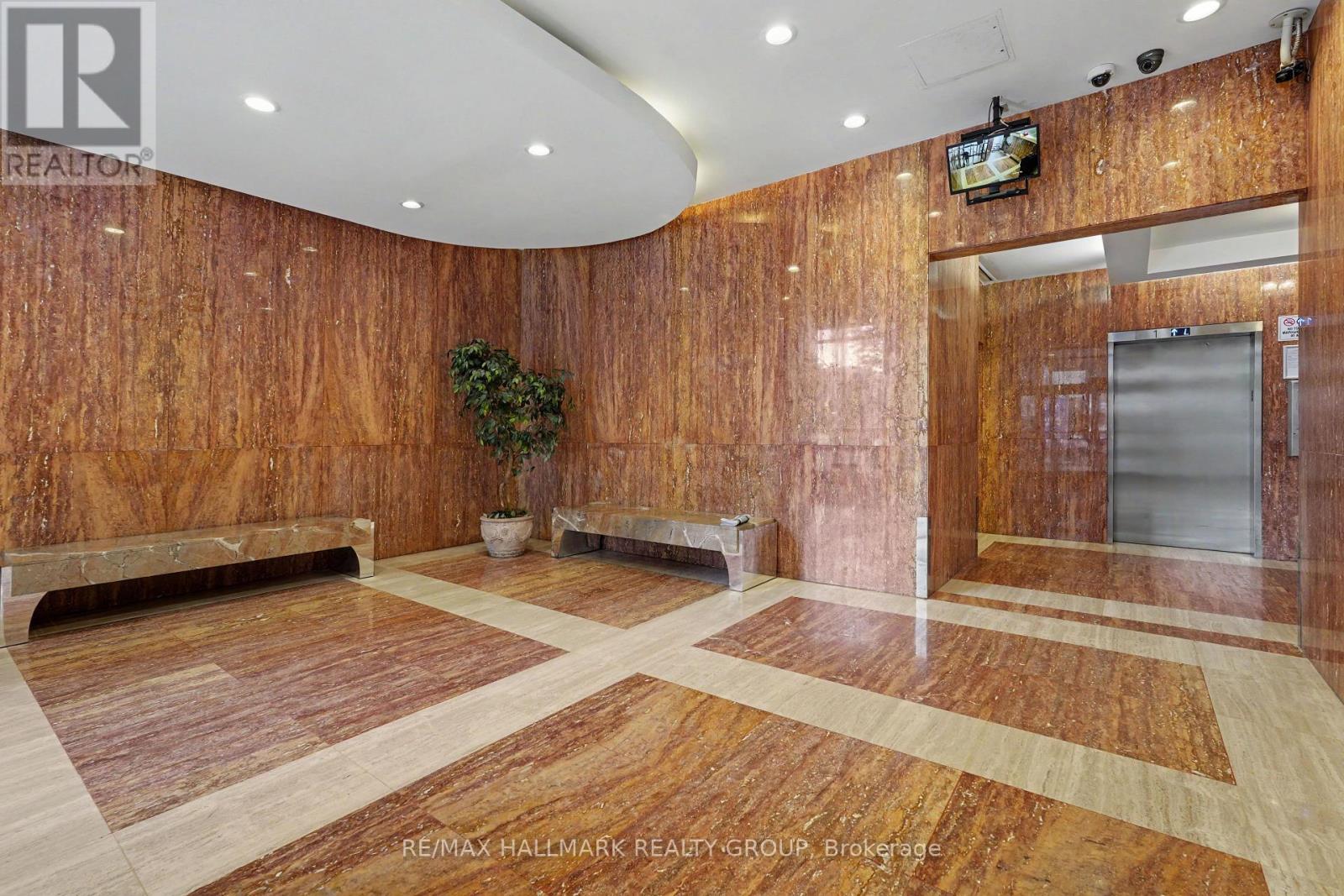 #403 475 LAURIER AVENUE W - 4
