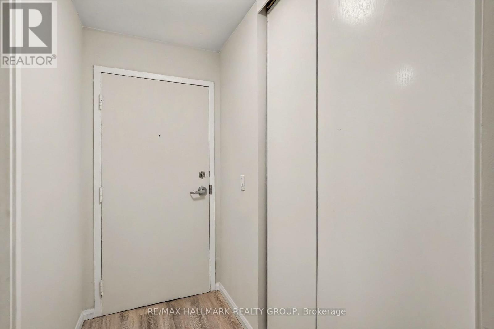 #403 475 LAURIER AVENUE W - 5