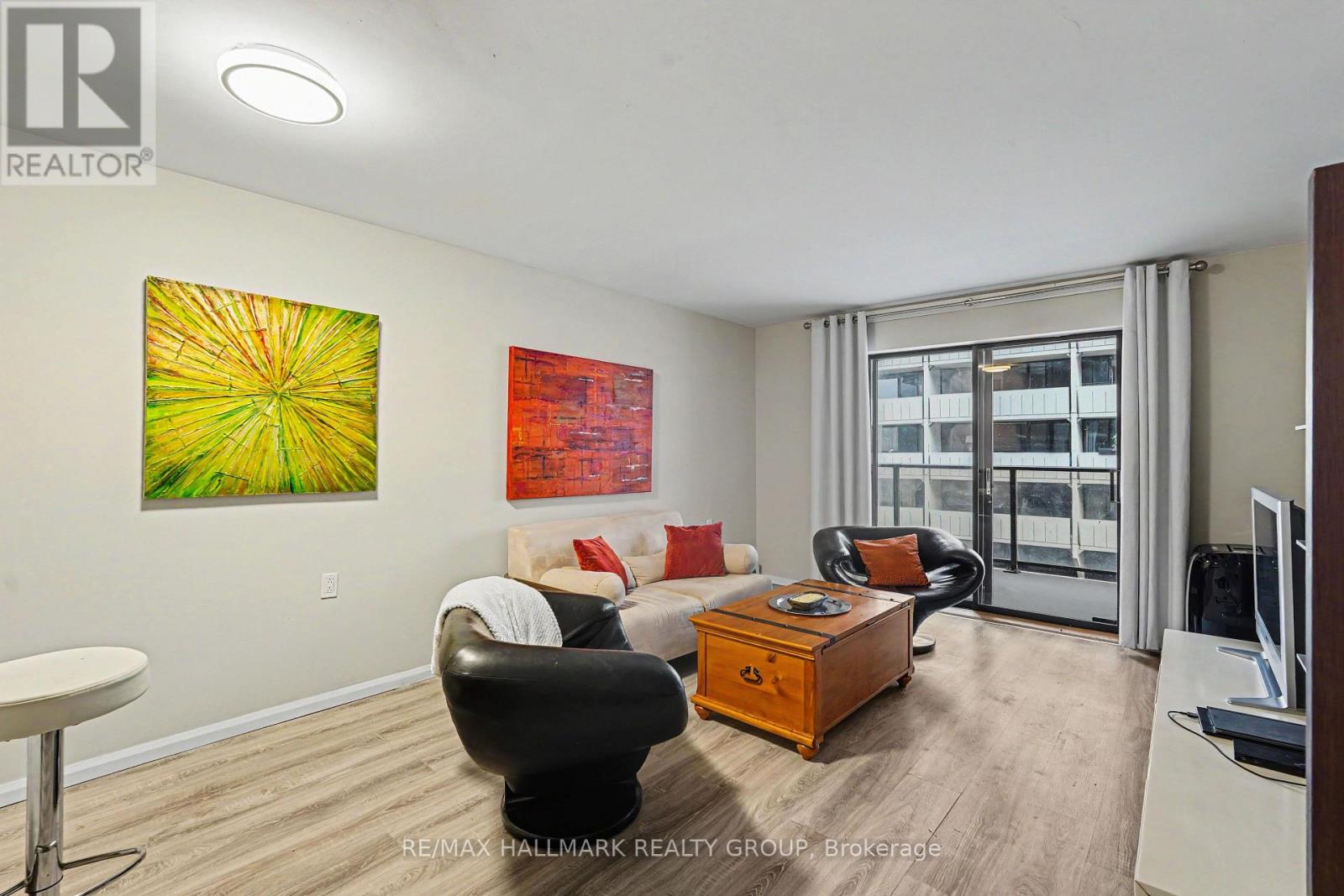 #403 475 LAURIER AVENUE W - 6
