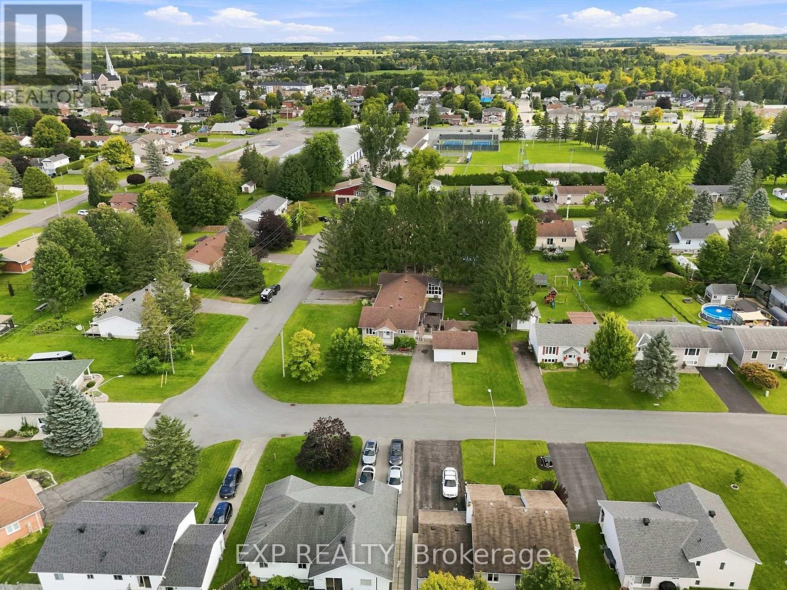 7 Bed, 5 Bath House for Sale in Russell – 30 ALBERT STREET, Russell – MLS# X13775668 - Image 87