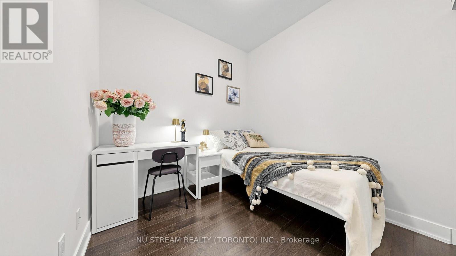 #307 181 BEDFORD ROAD - 27
