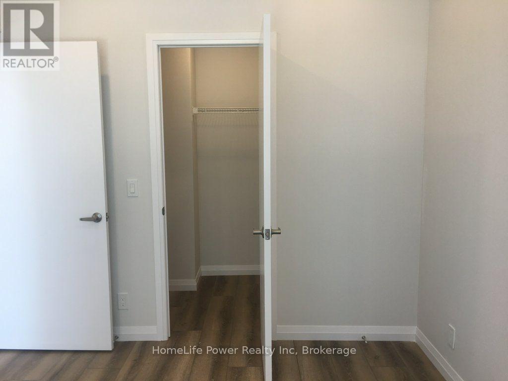 #605 104 GARMENT STREET - 26