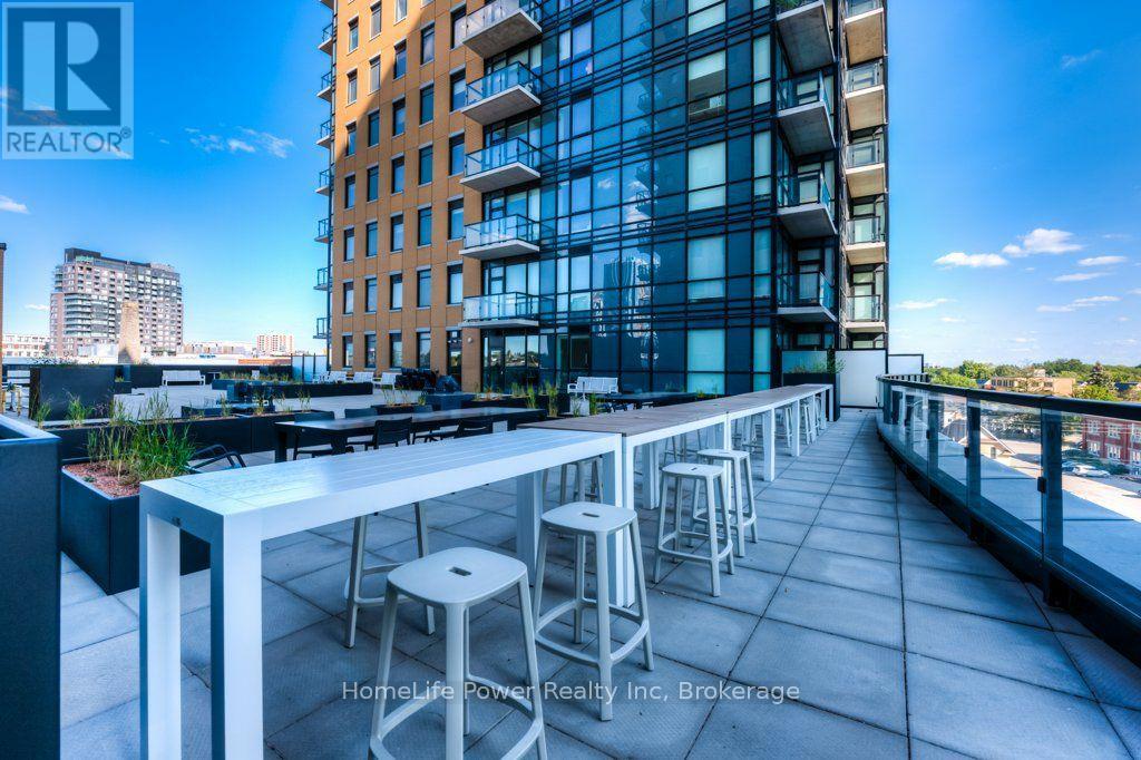 #605 104 GARMENT STREET - Image 30