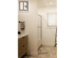 1937 Skeena Drive, Kamloops, BC V2E2P3 Photo 44