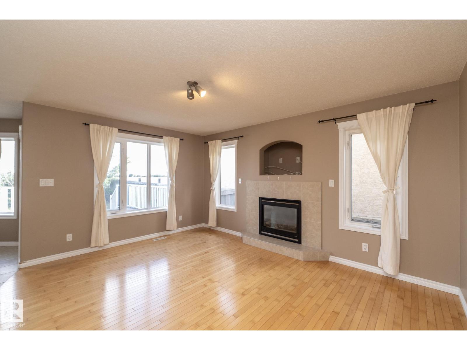 10620 183 AV NW - 17