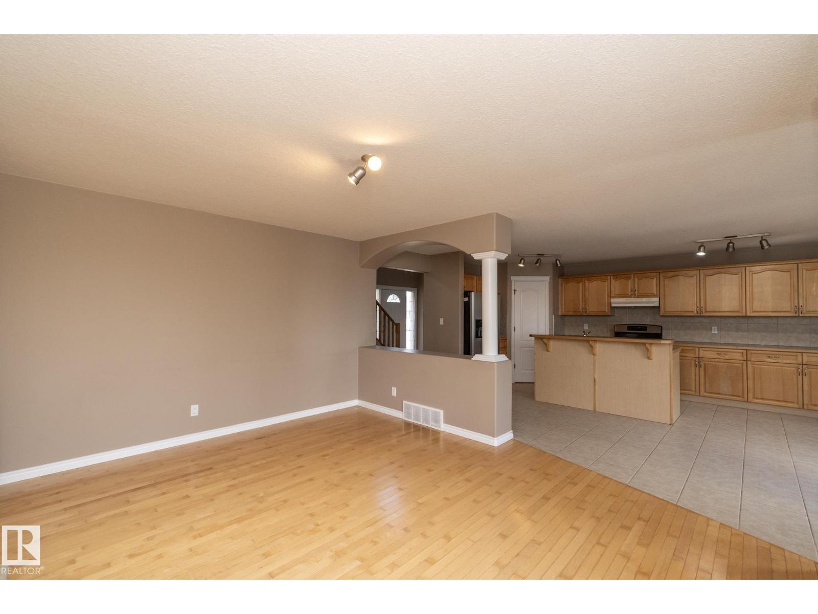 10620 183 AV NW - 19